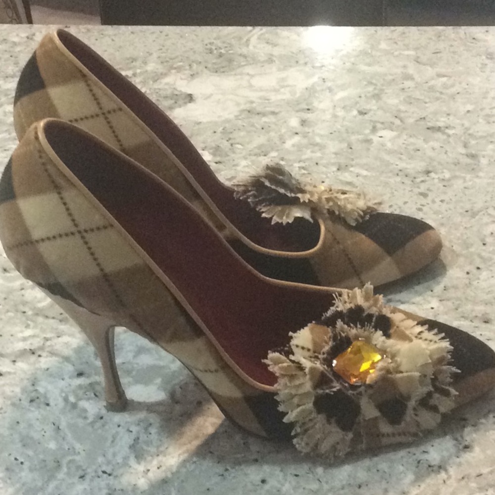 Cesare Paciotti gingham velvet flower pumps 8.5